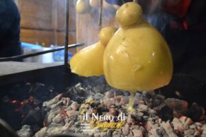 Sagra-tartufo-nero-Bagnoli-Irpino-Ph-Pro-Loco-Bagnoli-Irpino-Laceno-2-640x427